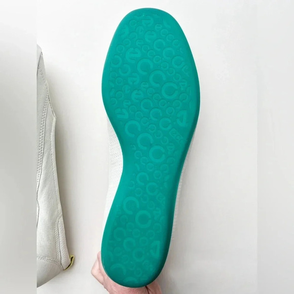 Ecco Lite Skimmer Flats Off White size 38 Womens Comfort Coastal - Picture 10 of 12